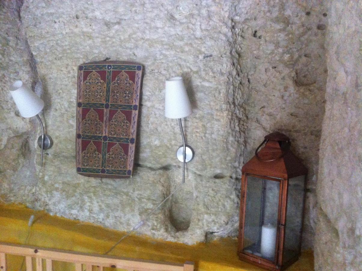 Troglodyte Loft Bed & Breakfast Thore-la-Rochette Exterior photo